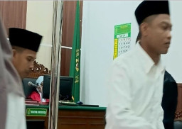 Edarkan Sabu 100 Gram seharga Rp47,5 Juta, Riskiyanto dan Slamet Dituntut 9 Tahun 10 Bulan, Denda Rp1 Miliar