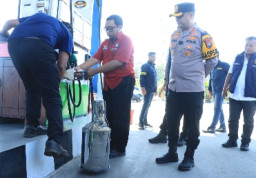 Polres Gresik Sidak SPBU, Pastikan Ketersediaan BBM Demi Kenyamanan Pemudik