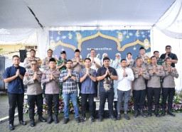 Kapolres Gresik Bersama Forkopimda Hadiri Halal Bihalal di Kediaman Bupati, Perkuat Sinergitas Antarinstansi