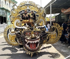 Sedekah Bumi Desa Sumber Dadi Mantup Lamongan, Warga Gelar Karnaval Hias dan Campursari