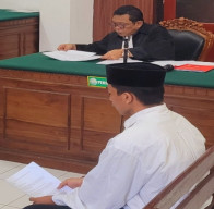 Sidang Ekstacy Gunawangsa 46,5 Butir, PH Minta Terdakwa Dibebaskan, Hanya Terima Titipan  ‎
