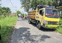 Gerak Cepat Perbaikan Jalan, DPUTR Gresik Melalui Tim URC Bima Fokus Tangani Jalan Berlubang