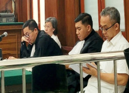 Praktik Asuransi Ilegal, Raup Komisi Rp148 Juta, Petinggi PT. ASA, Ari Buneka dan Novena Husodho Dituntut 1 Tahun Bui  ‎