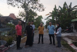 Respon Cepat Aduan Warga, DPRD Gresik Sudadi Sidak Kasus DBD di Desa Pucung
