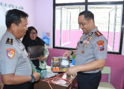 Polres Gresik Tinjau SPPG dan Program Makan Bergizi Gratis di SLB Kemala Bhayangkari 2