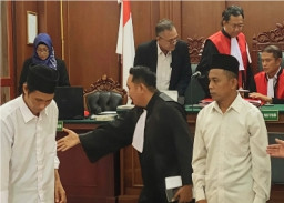 Penyelundup Satwa, Shiemen dan Nasurah Dihukum 8 Bulan Bui, Denda Rp25 Juta, 10 Ekor Cendrawasih dan Namdur Dilepaskan