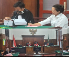 Investasi Ekspedisi Bodong Rp5,6 Miliar, Dina Marisa Dituntut 15 Bulan Penjara