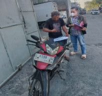 Sepasang Kekasih Pencuri Motor di Gresik Dibekuk, Manfaatkan Kelalaian Korban Tinggalkan Kunci Kontak