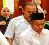 Menyamar Jadi Teknisi Wifi, Curi Emas Batangan Rp120 Juta, Miski dan Alfian Dituntut 2,5 Tahun Penjara