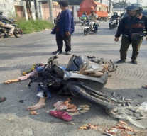 Truk dan Sepeda Motor Bertabrakan di Pelemwatu Menganti, Seorang Pengendara Alami Luka Berat