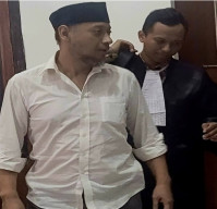 Pengacara Didakwa Peras Ketua RW Rp15 Juta Untuk Takedown Berita, Dimas Aryo Dituntut 18 Bulan Penjara  ‎