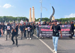 Aksi Damai di DPRD Sampang, Wartawan Desak Presiden Prabowo Minta Maaf atas Pernyataan "Londo Ireng"