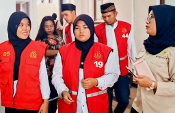 Didakwa Terlibat Prostitusi Online Michat di Surabaya, Dua Perempuan Diadili di PN Surabaya