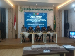 Kejari Tanjung Perak Eksekusi Uang Rampasan Rp4,9 Miliar dalam Perkara TPPU 