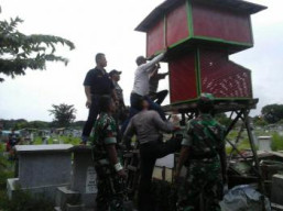 Judi Merpati Di Area Makam Kembang Kuning Di Obrak Polisi