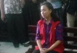 Hakim Kabulkan Chin Chin Jadi Tahanan Kota. 