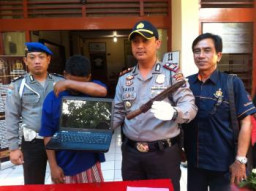 Sembunyi di Rumah Kosong Sebelah TKP, Pelaku Curas Tak Berkutik di Sergap Aparat.