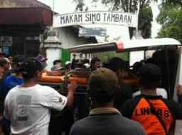 Korban Kecelakaan 1 Keluarga Jombang, Dimakamkan di TPU Simo Tambaan Surabaya