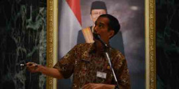 Jokowi Akan Tindak Lurah yg Telat ke LOkasi Banir