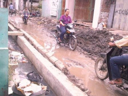 Warga Resah, Jalan Kampung jadi Kubangan Lumpur