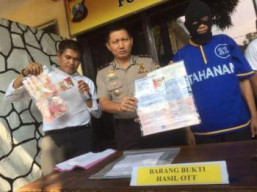Wakapolres Pasuruan Kompol Bagus Ikhwan Chritian, Rilis Hasil Ungkap Kasus OTT Pungli.