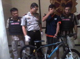 Spesialis Sepeda Pancal di Sel Polsek Wonokromo