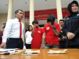 Ngeri, Suami Istri Kompak Mencuri.