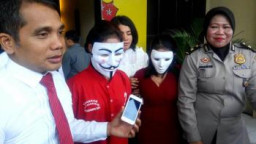 Gadis Umur 19 Tahun Sudah Jadi Germo, Kini Dia Ditahan PPA Polrestabes Surabaya.
