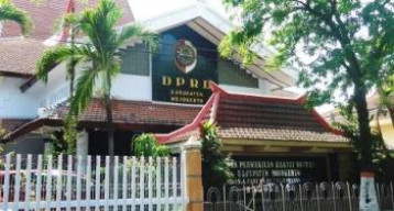 Lamban, Penanganan Kasus Perselingkuhan Anggota Dewan