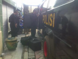 Warga Bronggalan Gempar, Kotak Kosmetik di Kira BOM