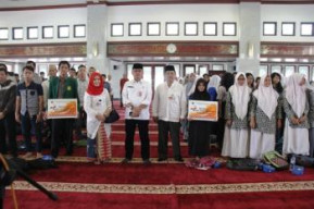 Bazis Jakarta Selatan, Bagikan Bea Siswa untuk Pelajar SMU dan Mahasiswa