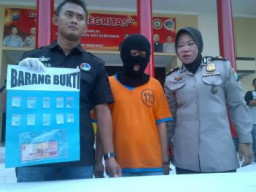 Idik III Polrestabes Surabaya Tangkap E Efendi Kurir Sabu-Sabu