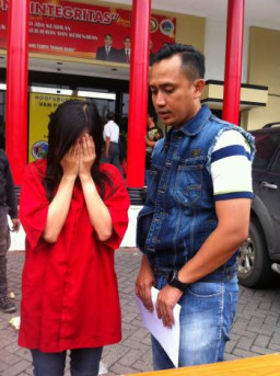 Keranjingan Shoping di Mall, Pricilia Gadaikan 2 Mobil Rent Car.