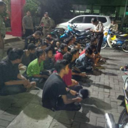Puluhan Remaja Komunitas Fans Musik Reggae di Grebek Aparat Saat Pesta Miras.