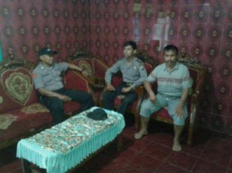 BhabinKamtibmas Desa Pancur Blusukan ke Rumah Warga.