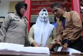 Pramugari TOP Dipecundangi Gadis Lulusan SD 