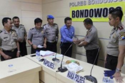 Kapolres Bondowoso Serahkan Anggaran Kegiatan Kepada Semua Satuan Fungsi Polres.