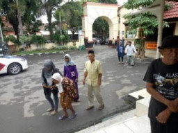 Sesepuh Dusun Ngasinan Hadiri Audensi Polres Gresik,Tapi Kades Kepatihan Ngumpet.