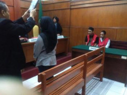 Dua Mahasiswa di Sidang Kasus Curanmor di Kos-Kos an Lidah Wetan.