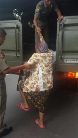 Pol PP Razia Gepeng, Belasan Orang Berhasil Diamankan.