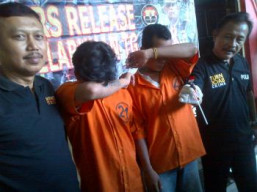 Sopir Dan Kernet mau Nyabu di Bak Truck, Keburu Ditangkap Aparat