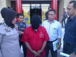 Gadis 15 Tahun di Prawani Oleh Satpam Perumahan Taman Indah