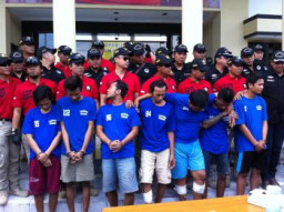 Setelah 7 Tahanan Kabur Tertangkap Semua, Polrestabes Surabaya Tersangkakan Mustofa Dengan Pasal 221
