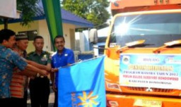   Bulog Mulai Salurkan Rastra di Bondowoso Warga Penerima Rastra 2017 Menurun