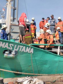 KM Kalimas Utama Terbakar di Pelabuhan Kalimas Baru