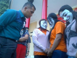 Pijat Plus-Plus di Grebek Anggota PPA Polrestabes Surabaya