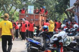 Peringati HPSN, Ratusan Petugas Kebersihan Bersih-Bersih Kota.