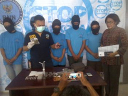 Budak Narkoba Helmy, Pegawai Damkar Surabaya Ditangkap BNNK 