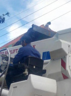 Hendak Benahi Plafon, Wawan Iswahyudi Tewas Lehernya Nyangkut di Kabel Tegangan Tinggi