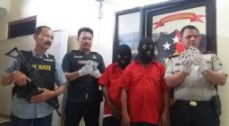 Dua Penjudi Cap Sa Dibekuk Aparat di Makam Kembang Kuning